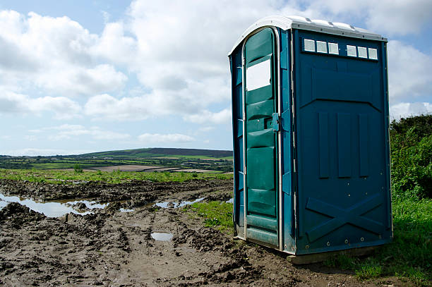 Best VIP or Luxury Restroom Trailers  in East Cleveland, OH